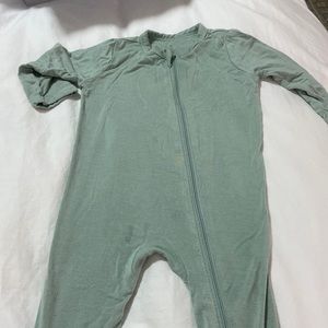 Kyte pajamas in light green color